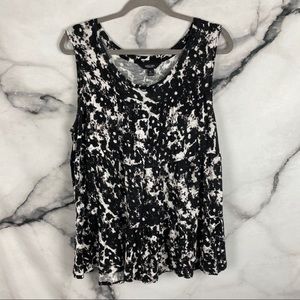 Simply Vera Black and White Blouse